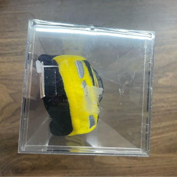 Pennzoil Yellow and Black plush Toy Car in a plastic case - Picture 3 of 9